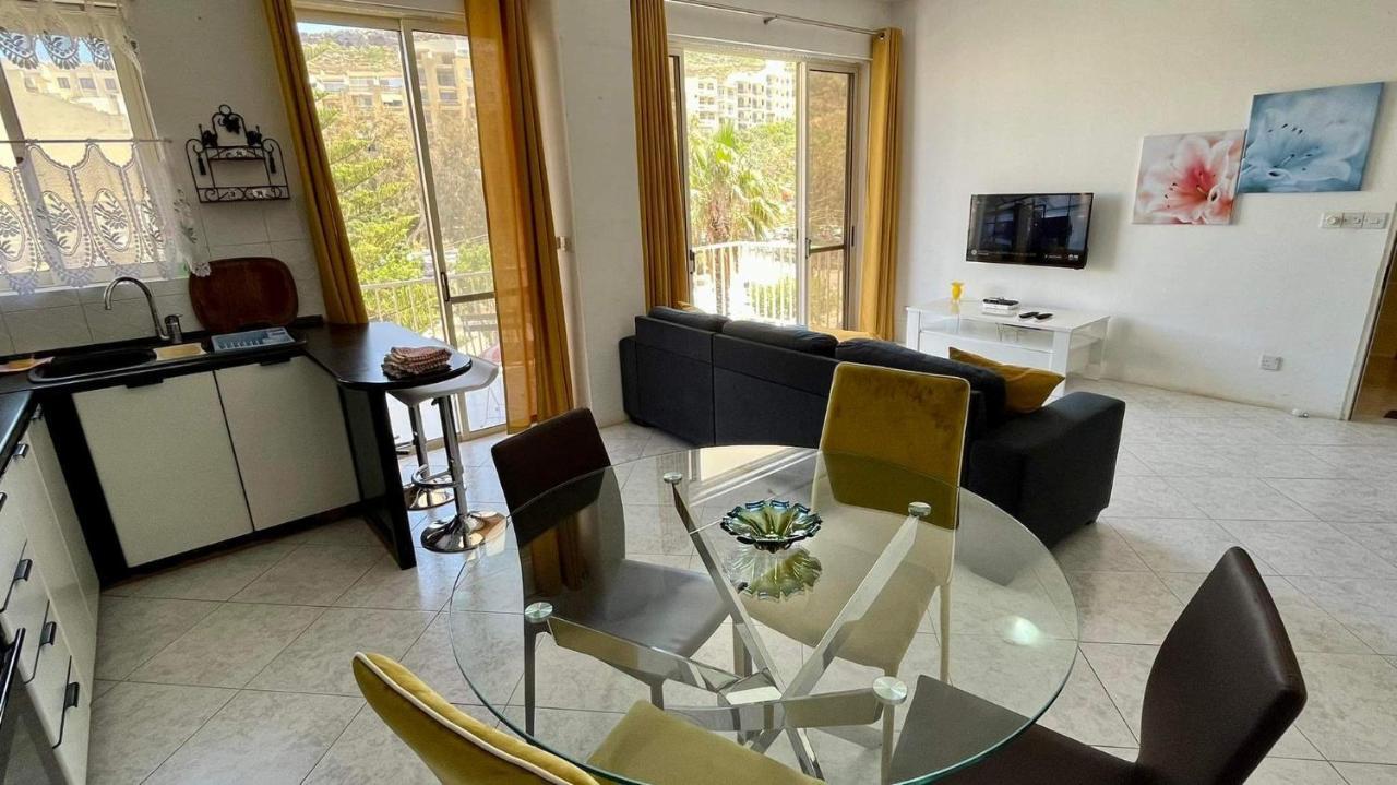 Apartamento Sea View And Valley View Flat In Marsalforn Exterior foto